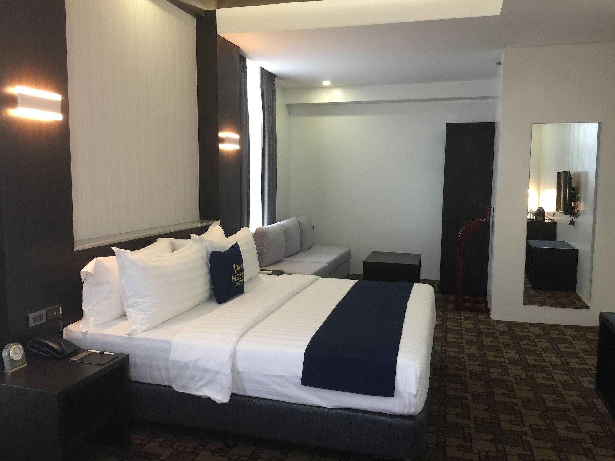 Mezzo Hotel Cebu Exterior photo