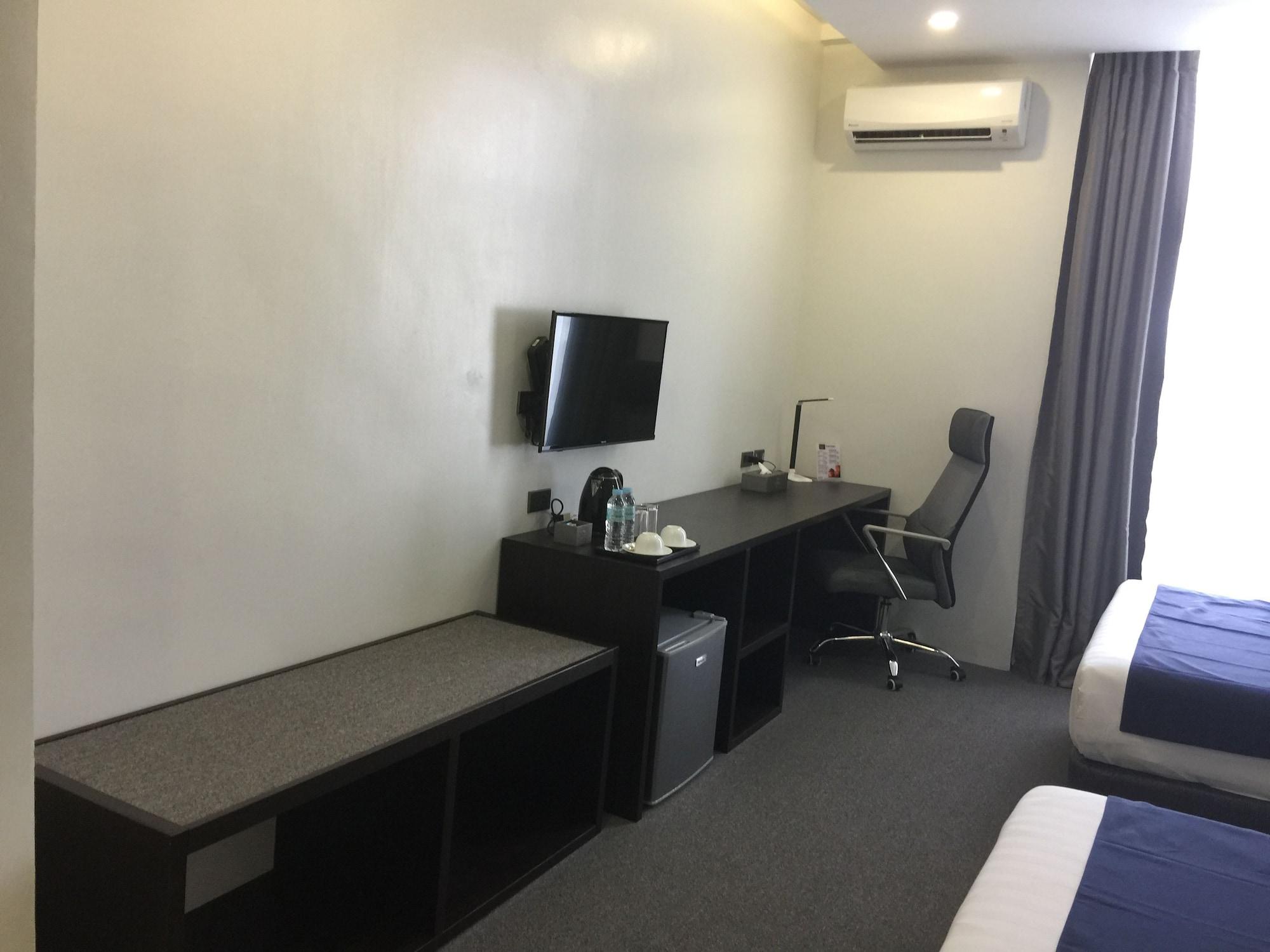 Mezzo Hotel Cebu Exterior photo