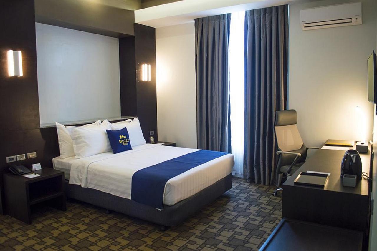 Mezzo Hotel Cebu Exterior photo